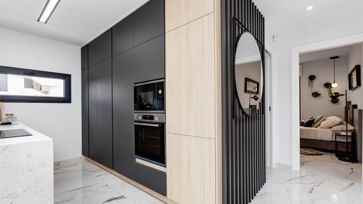 Appartements mit 2 Schlafzimmern und 2 Bädern in abgeschlossener Anlage mit Gemeinschaftspool, Fitnessraum, Sauna und Jacuzzi