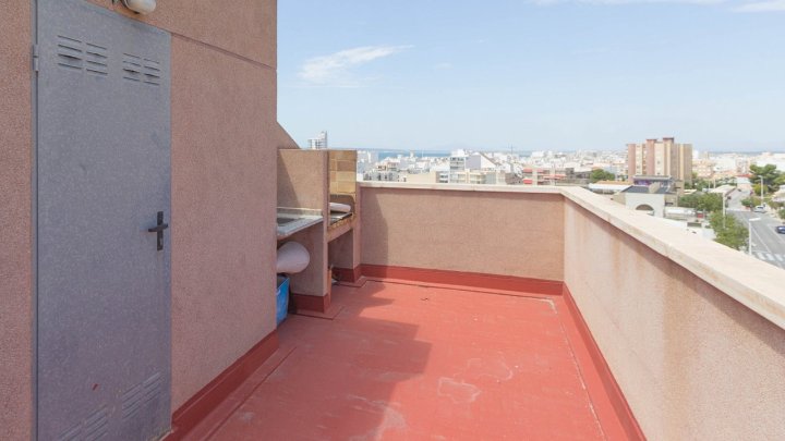 Apartment mit großer Terrasse und Meerblick