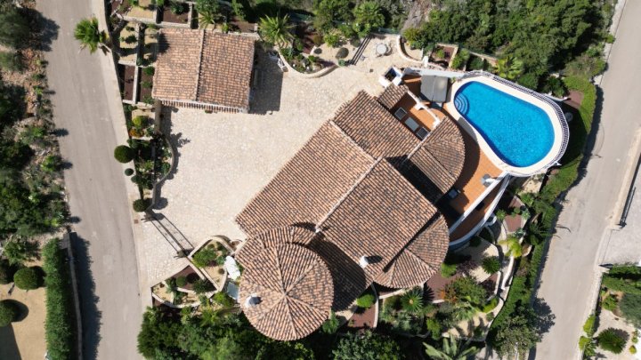 Großzügige Villa für 2-3 Familien, top Meersicht, Doppelgarage, viele Extras 