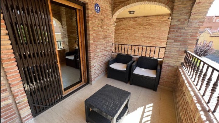 Attraktives und gepflegtes Landhaus mit 4 Schlafzimmern und 3 Bädern