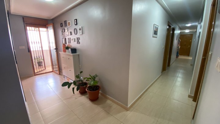 Attraktives und gepflegtes Landhaus mit 4 Schlafzimmern und 3 Bädern