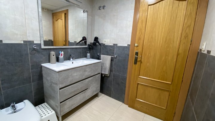 Attraktives und gepflegtes Landhaus mit 4 Schlafzimmern und 3 Bädern