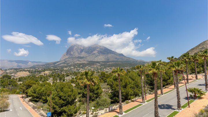 Exklusive Villen mit 3 - 4 Schlafzimmern, Privatpool und Dachterrasse mit Meerblick in wunderschöner Umgebung