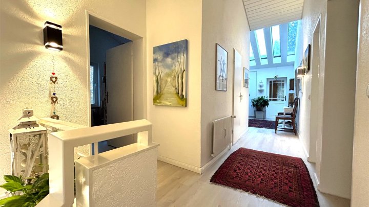 Großzügige, helle Eigentumwohnung mit Balkon und Blick auf N-O-K! OTTO STÖBEN GmbH
