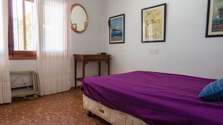 Attraktive Ebenerdige Villa mit 268 m² Wohnfläche auf 800 m² Grundstück 