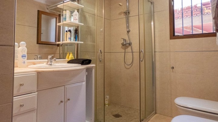 Attraktive Ebenerdige Villa mit 268 m² Wohnfläche auf 800 m² Grundstück 