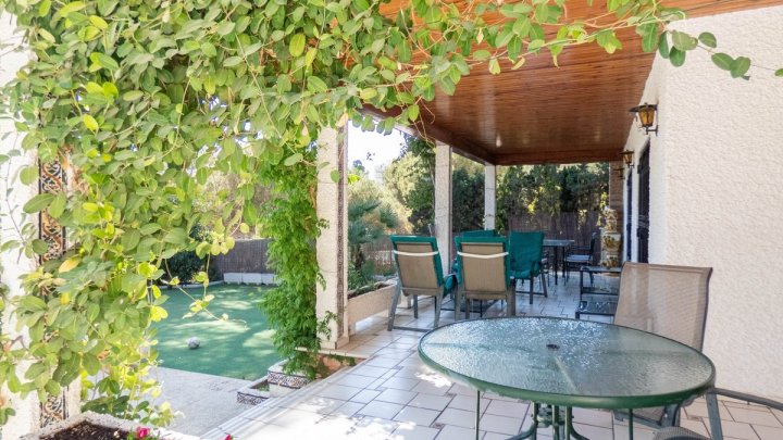 Attraktive Ebenerdige Villa mit 268 m² Wohnfläche auf 800 m² Grundstück 