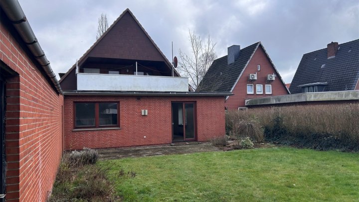 Lebens- und Arbeitsraum in einem: Ihr Haus in Heide!