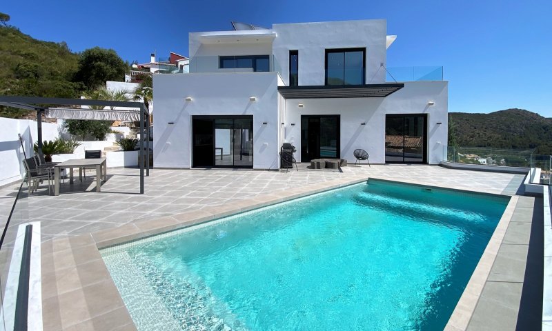 Exquisites Haus mit Pool, Meerblick und Aufzug