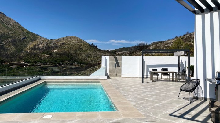 Exquisites Haus mit Pool, Meerblick und Aufzug