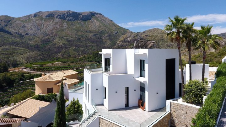 Exquisites Haus mit Pool, Meerblick und Aufzug