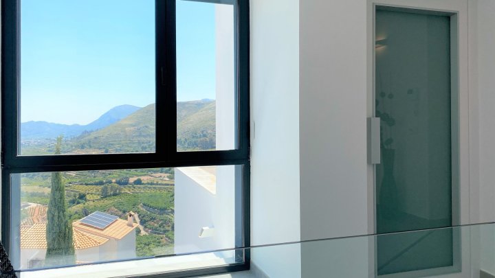 Exquisites Haus mit Pool, Meerblick und Aufzug