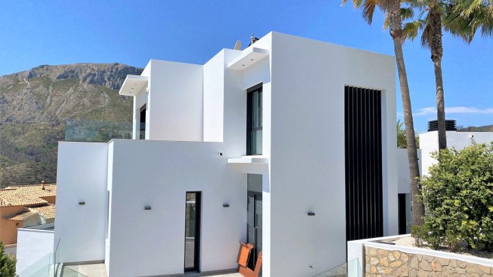 Exquisites Haus mit Pool, Meerblick und Aufzug