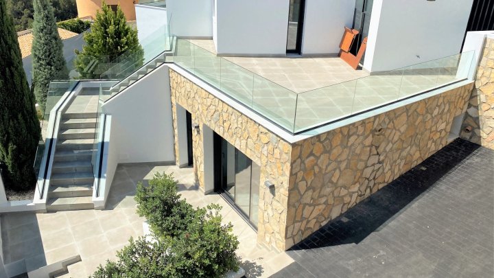 Exquisites Haus mit Pool, Meerblick und Aufzug