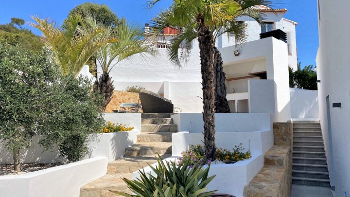 Exquisites Haus mit Pool, Meerblick und Aufzug