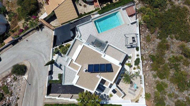 Exquisites Haus mit Pool, Meerblick und Aufzug