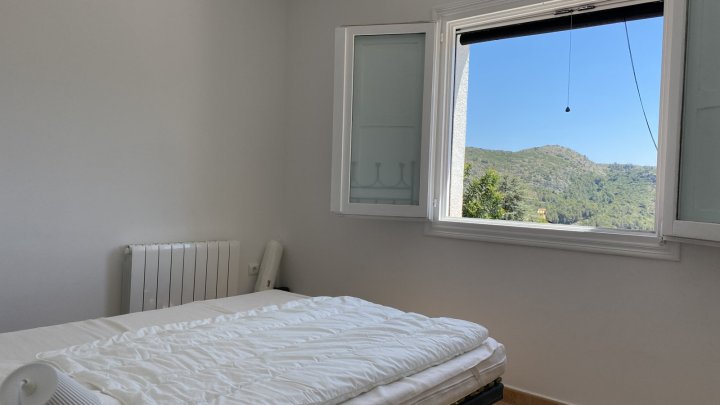 Traumvilla, sonnig, Meerblick, Schwimmbad, ruhige Wohnlage, schöner Grillplatz, Parkplatz, etc.