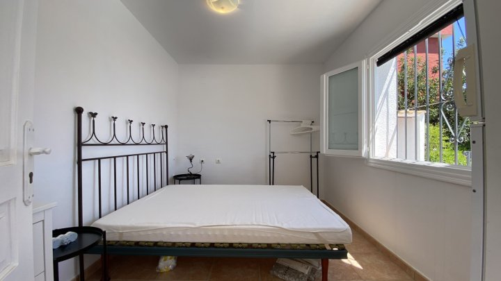 Traumvilla, sonnig, Meerblick, Schwimmbad, ruhige Wohnlage, schöner Grillplatz, Parkplatz, etc.