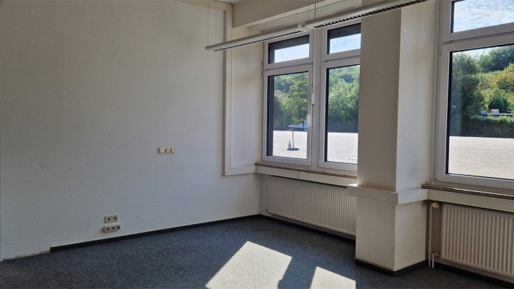 Provisionsfrei! Großes Büro im EG mit guter Parkmöglichkeit in Kiel! OTTO STÖBEN!