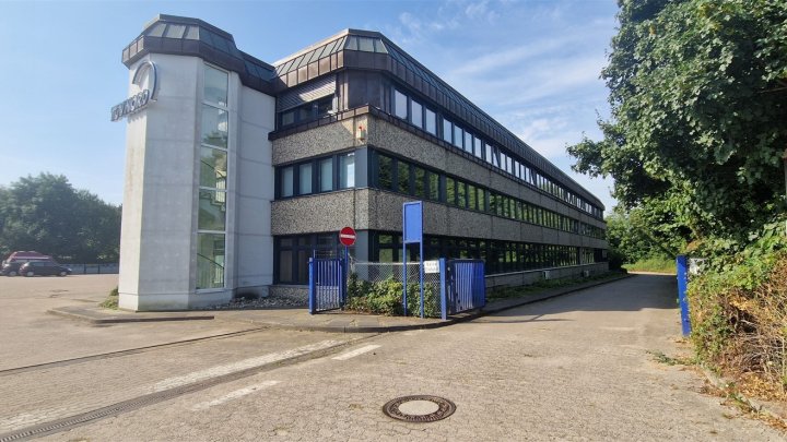 Provisionsfrei! Großes Büro im EG mit guter Parkmöglichkeit in Kiel! OTTO STÖBEN!