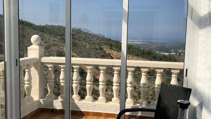 Gepflegtes Reihenhaus mit Gemeinschaftspool und herrlicher Aussicht am Monte Pedreguer