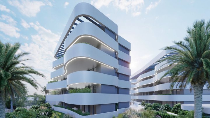 Appartements mit 2 Schlafzimmern, 2 Bädern, Klimaanlage und Einbauküchen mit Elektrogeräten in abgeschlossener Anlage mit Gemeinschaftspool und SPA