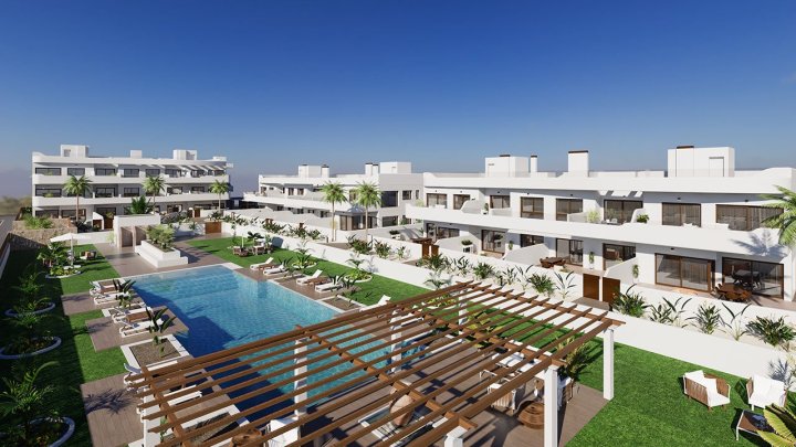 Appartements mit 2 Schlafzimmern, 2 Bädern, Vorinstallation Klimaanlage, Gemeinschaftspool und Kfz-Stellplatz neben dem Golfplatz von La Serena Golf