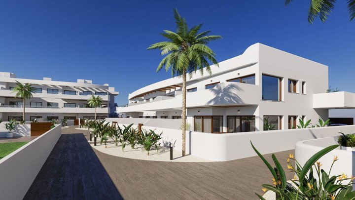 Appartements mit 2 Schlafzimmern, 2 Bädern, Vorinstallation Klimaanlage, Gemeinschaftspool und Kfz-Stellplatz neben dem Golfplatz von La Serena Golf