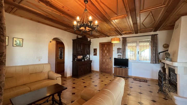 Renovierungsbedürftige Villa mit riesigem Grundstück, 2 Garagen und herrlicher Aussicht in La Sella