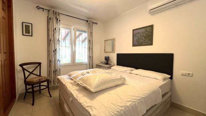 Top gepflegte Villa mit herrlicher Meersicht und vielen Extras in Denia am Montgo