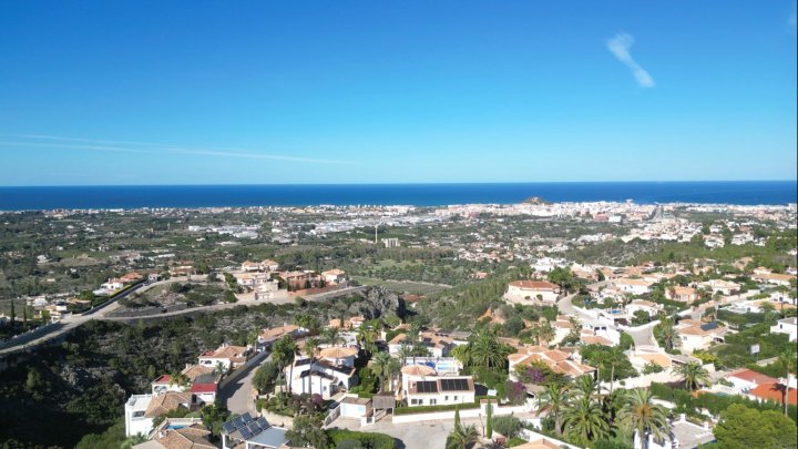 Top gepflegte Villa mit herrlicher Meersicht und vielen Extras in Denia am Montgo