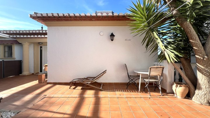 Top gepflegte Villa mit herrlicher Meersicht und vielen Extras in Denia am Montgo