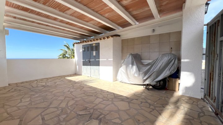 Top gepflegte Villa mit herrlicher Meersicht und vielen Extras in Denia am Montgo