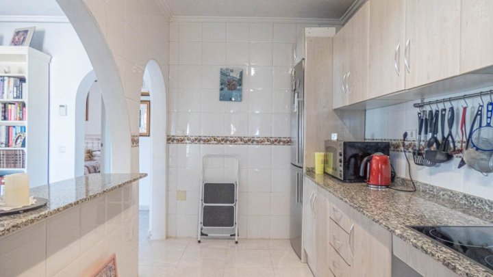 Wunderschöne Villa mit 5 Schlafzimmern, 5 Bädern, Gästeappartement und Privatpool