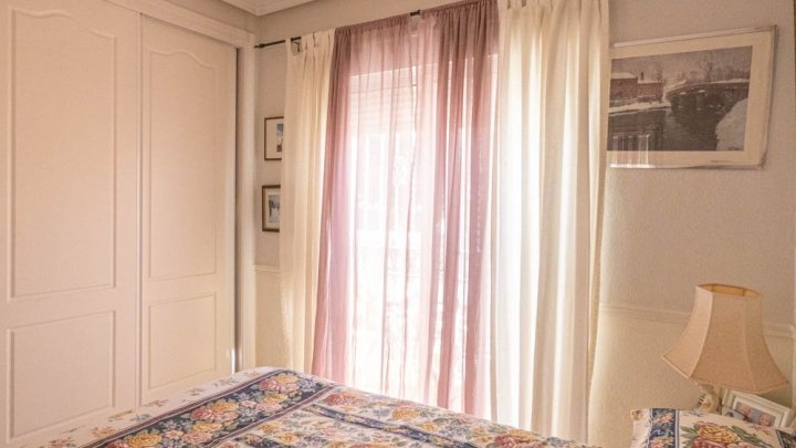 Wunderschöne Villa mit 5 Schlafzimmern, 5 Bädern, Gästeappartement und Privatpool
