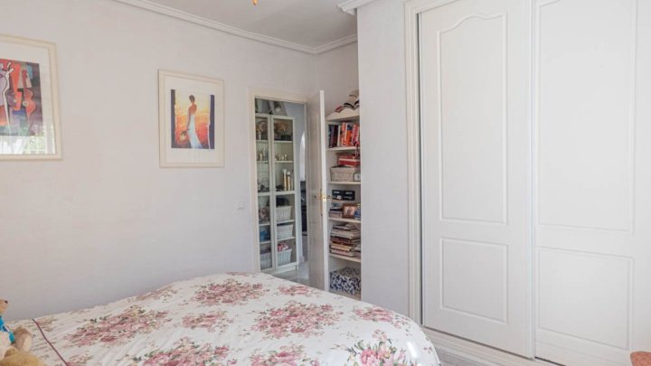 Wunderschöne Villa mit 5 Schlafzimmern, 5 Bädern, Gästeappartement und Privatpool