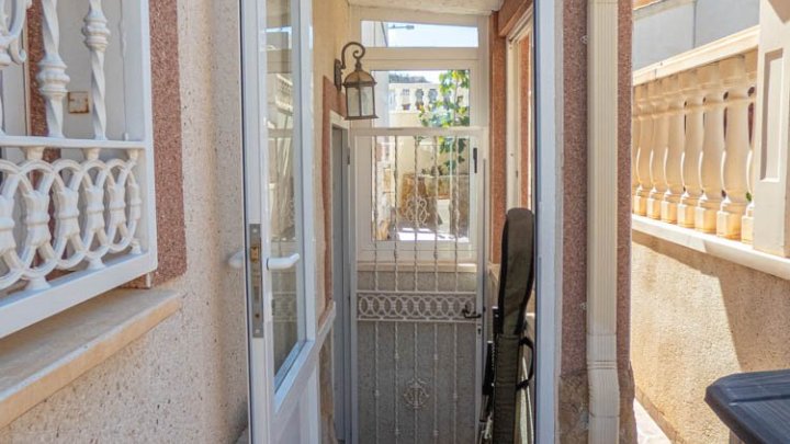 Wunderschöne Villa mit 5 Schlafzimmern, 5 Bädern, Gästeappartement und Privatpool
