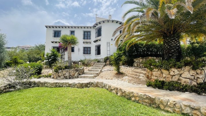 Sehr gepflegte Villa mit Meerblick, Pool und Gästebereich am Monte Pego