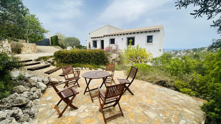 Sehr gepflegte Villa mit Meerblick, Pool und Gästebereich am Monte Pego