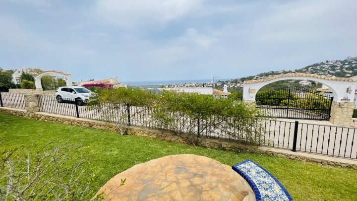 Sehr gepflegte Villa mit Meerblick, Pool und Gästebereich am Monte Pego