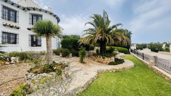 Sehr gepflegte Villa mit Meerblick, Pool und Gästebereich am Monte Pego