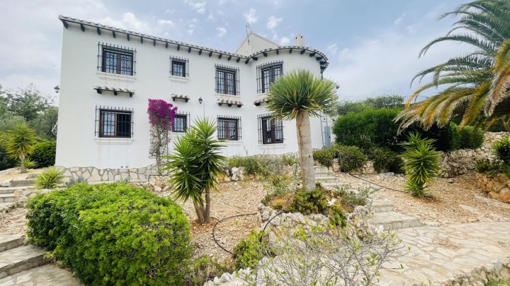 Sehr gepflegte Villa mit Meerblick, Pool und Gästebereich am Monte Pego