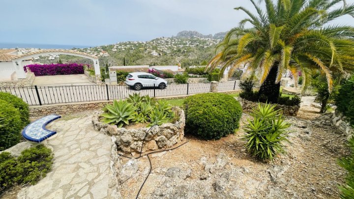 Sehr gepflegte Villa mit Meerblick, Pool und Gästebereich am Monte Pego