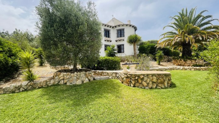 Sehr gepflegte Villa mit Meerblick, Pool und Gästebereich am Monte Pego