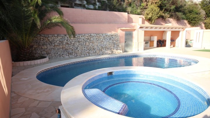 Schöne und sehr geräumige Villa, mit weitem Blick auf Calpe und den berühmten Ifach-Felsen