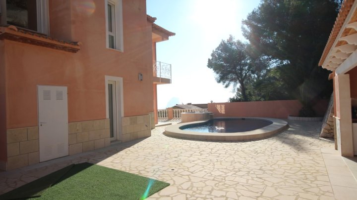 Schöne und sehr geräumige Villa, mit weitem Blick auf Calpe und den berühmten Ifach-Felsen