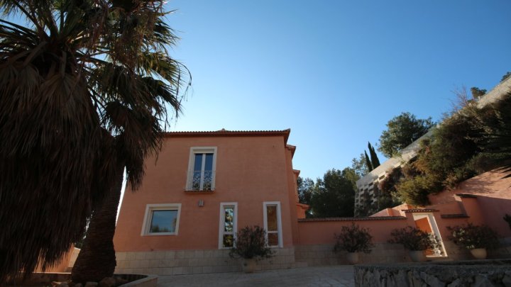 Schöne und sehr geräumige Villa, mit weitem Blick auf Calpe und den berühmten Ifach-Felsen