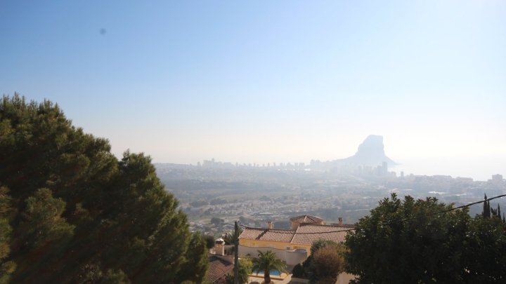 Schöne und sehr geräumige Villa, mit weitem Blick auf Calpe und den berühmten Ifach-Felsen