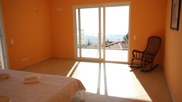 Schöne und sehr geräumige Villa, mit weitem Blick auf Calpe und den berühmten Ifach-Felsen