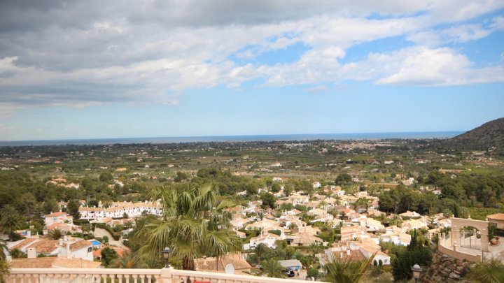 Fantastische Villa mit Meerblick, 5 Schlafzimmern, 4 Bädern, Privatpool und Garage